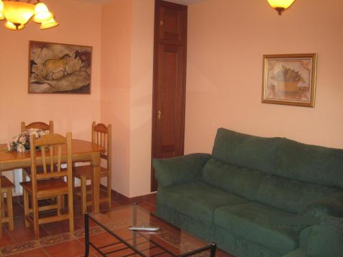 Istumisnurk majutusasutuses Apartamento Rural Lobo