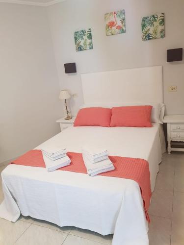 Gallery image of Hotel Vilacobiña in A Lanzada