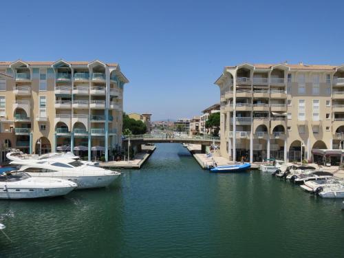 MER plage port nature calme