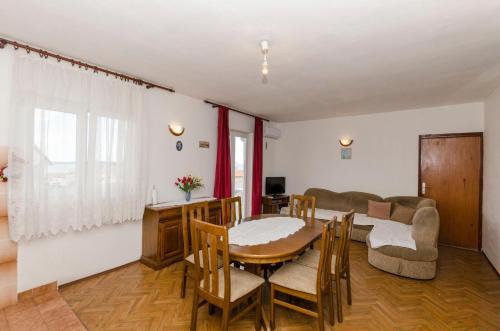 Apartments Biserka