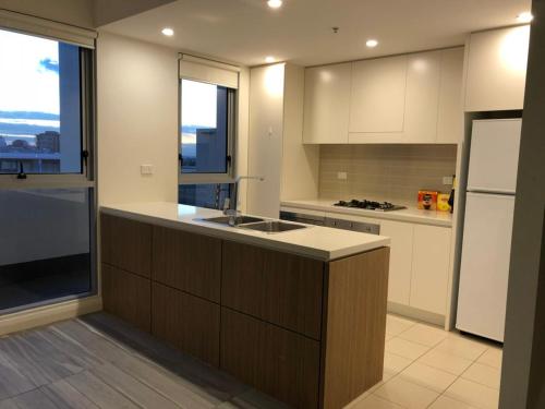 Gallery image of 2 bedroom high rise apartment in Sydney