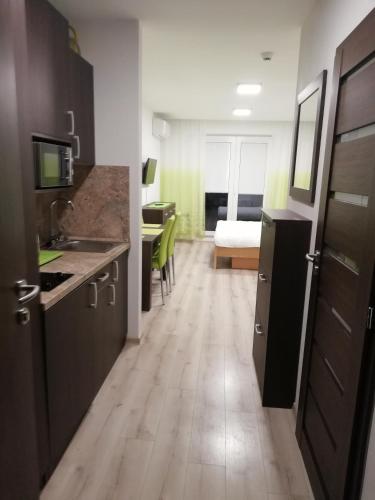 Una cocina o cocineta en Apartmán Diamond