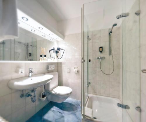 Koupelna v ubytování Hotel Azenberg