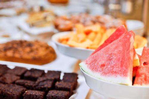 Makanan di atau berdekatan hotel