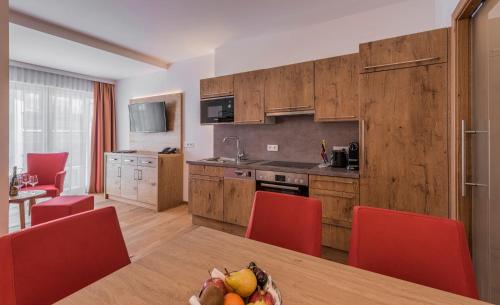 Η κουζίνα ή μικρή κουζίνα στο Hotel Alpenland