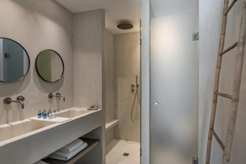 Giacomo Home by Rocks Estates