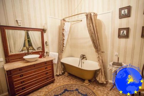 Salle de bains dans l'établissement Pakruojis Manor's Palace Boutique Hotel