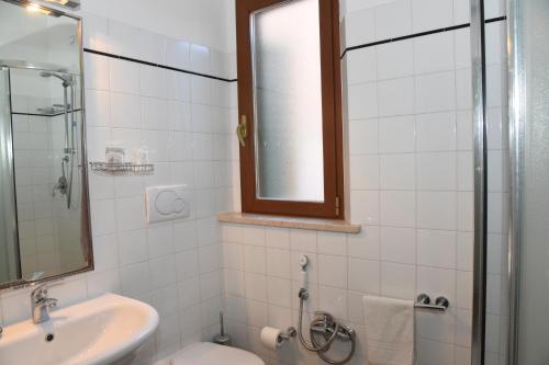 Koupelna v ubytování Albergo La Rosetta