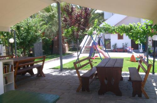 Gallery image of Fantasia Studios and Apartments in Neos Marmaras