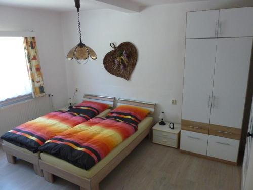 Katil atau katil-katil dalam bilik di Schöne, gemütliche Wohnung
