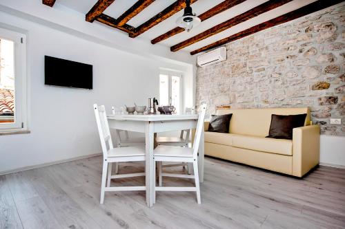 Apartment CA’ 1620 - Rosa selvatica
