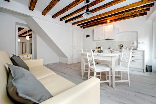 Apartment CA’ 1620 - Rosa selvatica