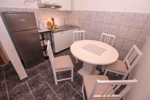 Dapur atau dapur kecil di Apartments Alexa