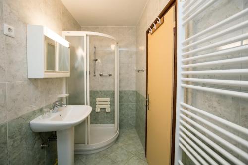 Koupelna v ubytování Rooms Pekovec Bohinj