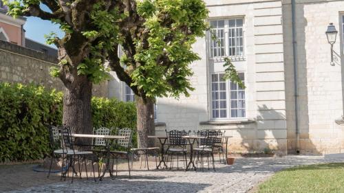 Gallery image of Hotel Beauvilliers in Saint-Aignan