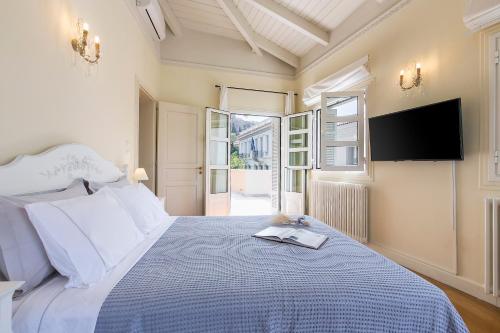 Aerides 3 Luxury Suites