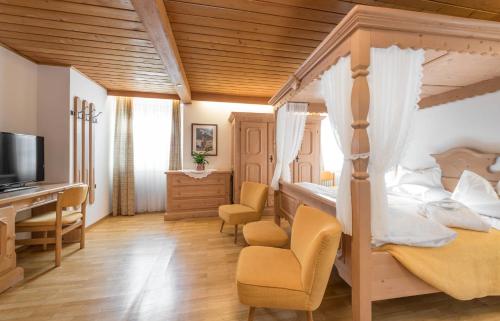 Gallery image of Hotel Cavallino Bianco - Weisses Roessl in San Candido