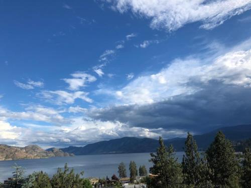 Peachland on Second Avenue – Photos 5