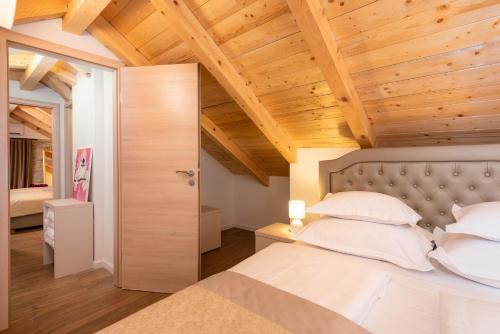 Ένα ή περισσότερα κρεβάτια σε δωμάτιο στο Hotel Agava Split