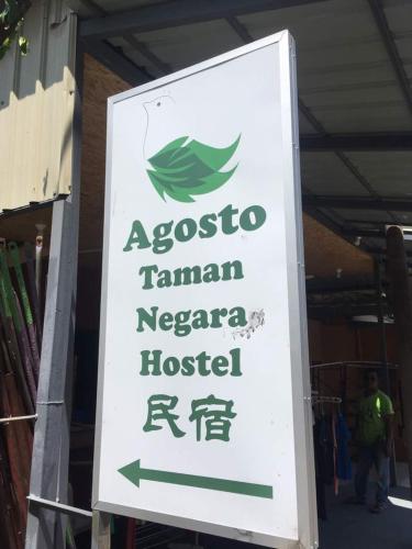 Certifikát, hodnocení, plakát nebo jiný dokument vystavený v ubytování Agosto Taman Negara Hostel