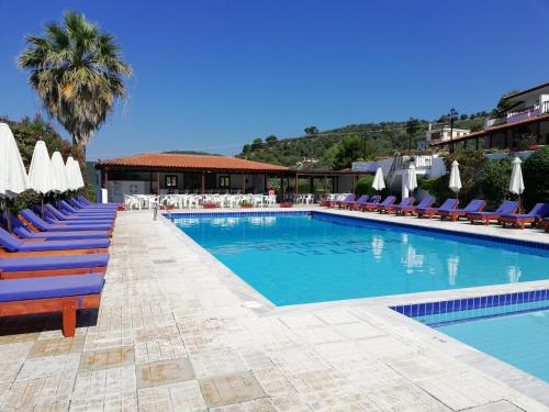 Gallery image of Hotel Paradise in Vassilias