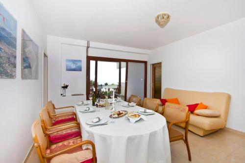 Apartment Topic near the beach