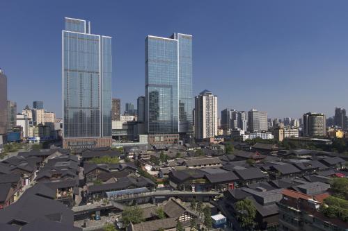 成都市にあるニッコロ チェンドゥーの高層ビル群の街並み