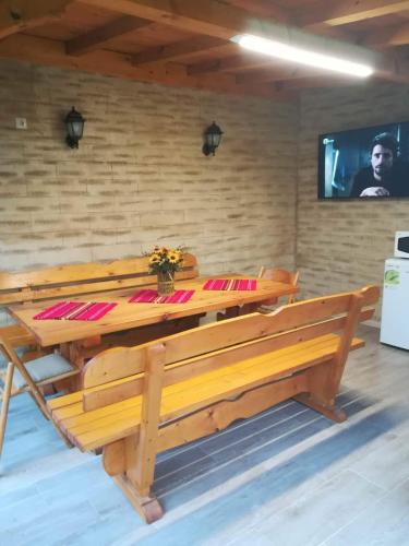 Μια τηλεόραση ή/και κέντρο ψυχαγωγίας στο Guest House Vasilena Самостоятелно наемане FREE PARKING
