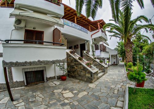 Gallery image of Fantasia Studios and Apartments in Neos Marmaras