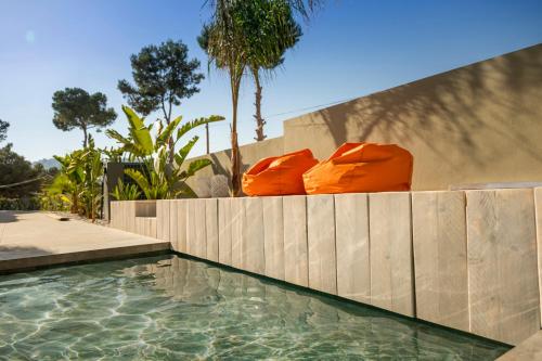 Swimmingpoolen hos eller tæt på Boutique Villa Moraira, private luxe villa with views all at one level 1000m2, heated pool & jacuzzi WIFI close to center Moraira