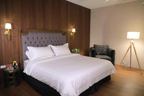 Una cama o camas en una habitación de Villa 88