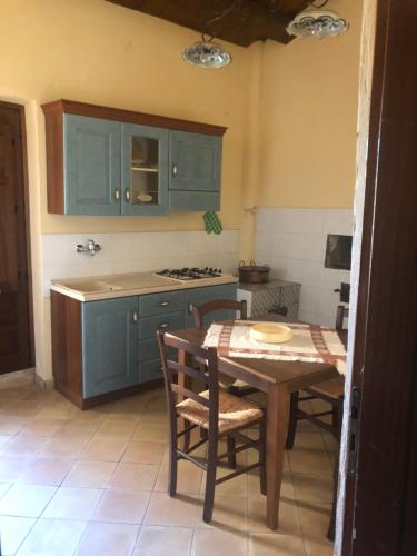 Η κουζίνα ή μικρή κουζίνα στο Agriturismo Ilardo