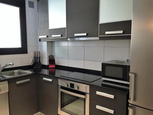  P&C Areny -  Room  picture :   Tea/Coffee maker    Bath    Hairdryer                           