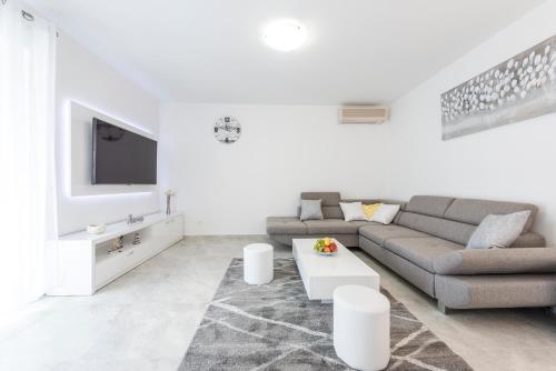 Apartment Pina