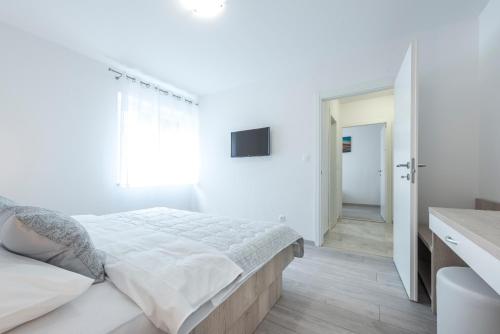 Apartment Pina