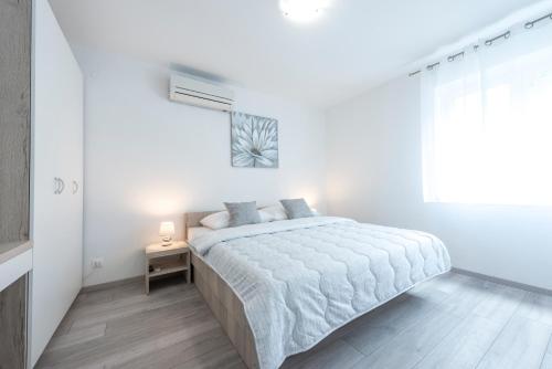 Apartment Pina