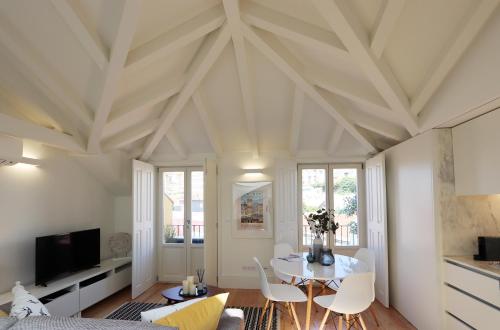 HM - Flores Skylight