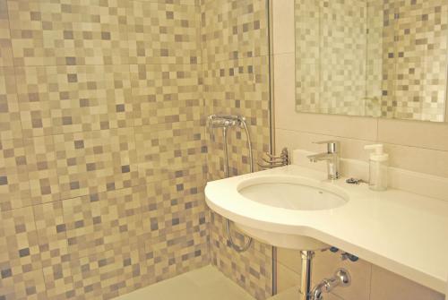 Recently refurbished apartment with sea views.