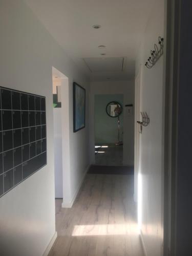 2 BR apartment on walk street tesisinde bir banyo