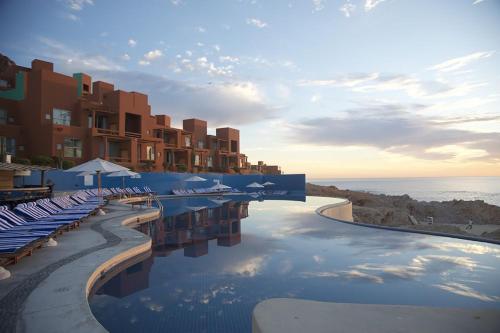 Swimming pool sa o malapit sa Club Regina Los Cabos