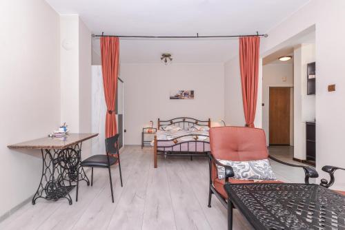 Visit Sofia Macedonia Square Central Apartment by Flat Mаnager
