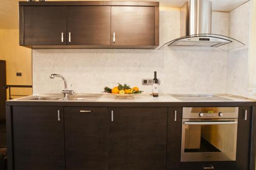 Cuisine ou kitchenette dans l'établissement Efbet Hotel