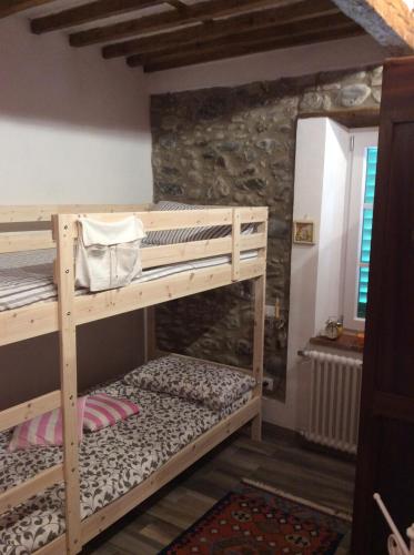 a bunk bed room with two bunk beds at casamariu in Lucca