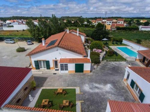 an aerial view of a house with a yard at Quinta Sao Martinho in Reguengo Grande
