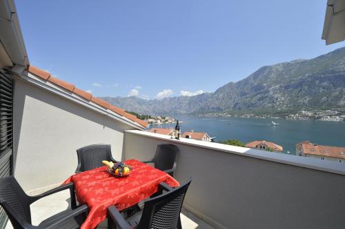 Gambar di galeri bagi Apartments Darko Kitic di Kotor