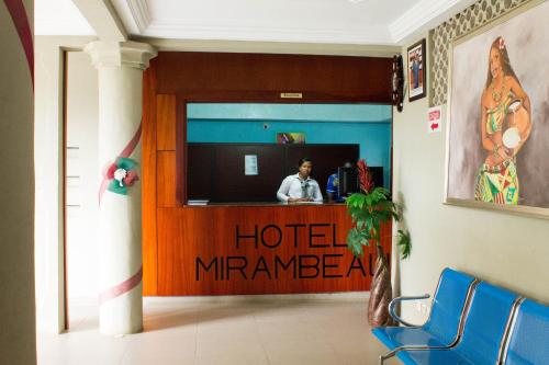 TV/Unterhaltungsangebot in der Unterkunft Hôtel Mirambeau