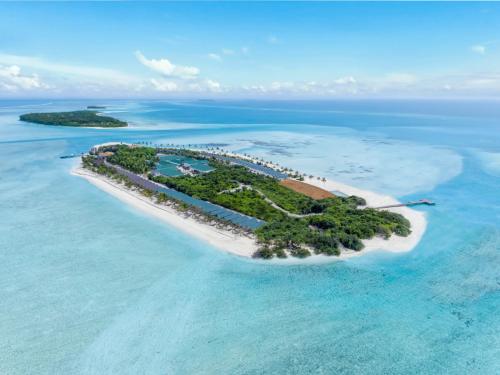 Vue panoramique sur l'établissement Innahura Maldives Resort