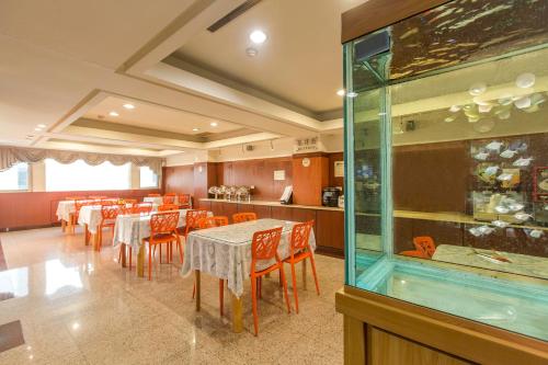 Gallery image of The Young Hotel in Zhongli