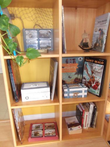 Les Comptoirs