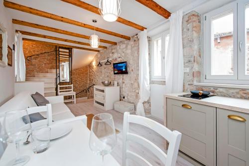 Apartment and Studio CA’ 3 VIE